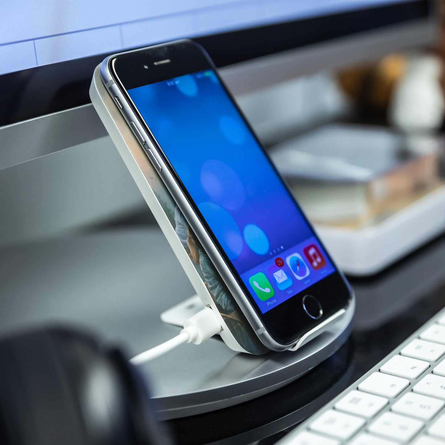 Christian Wireless Charging Stand ’Leading with Love Guided by Faith’ - Accessories