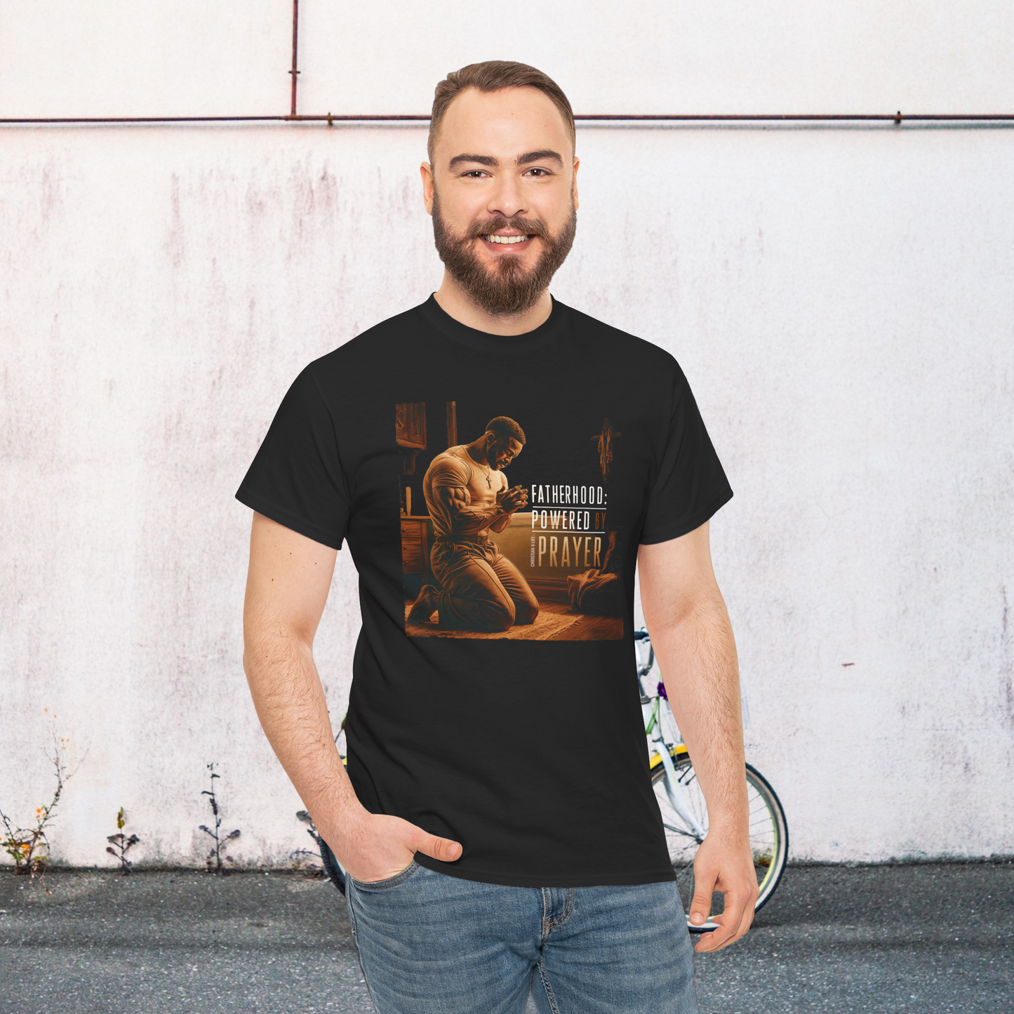 Christian Dad T-shirt ’Fatherhood: Powered by Prayer’ Heavy Cotton - T-Shirt