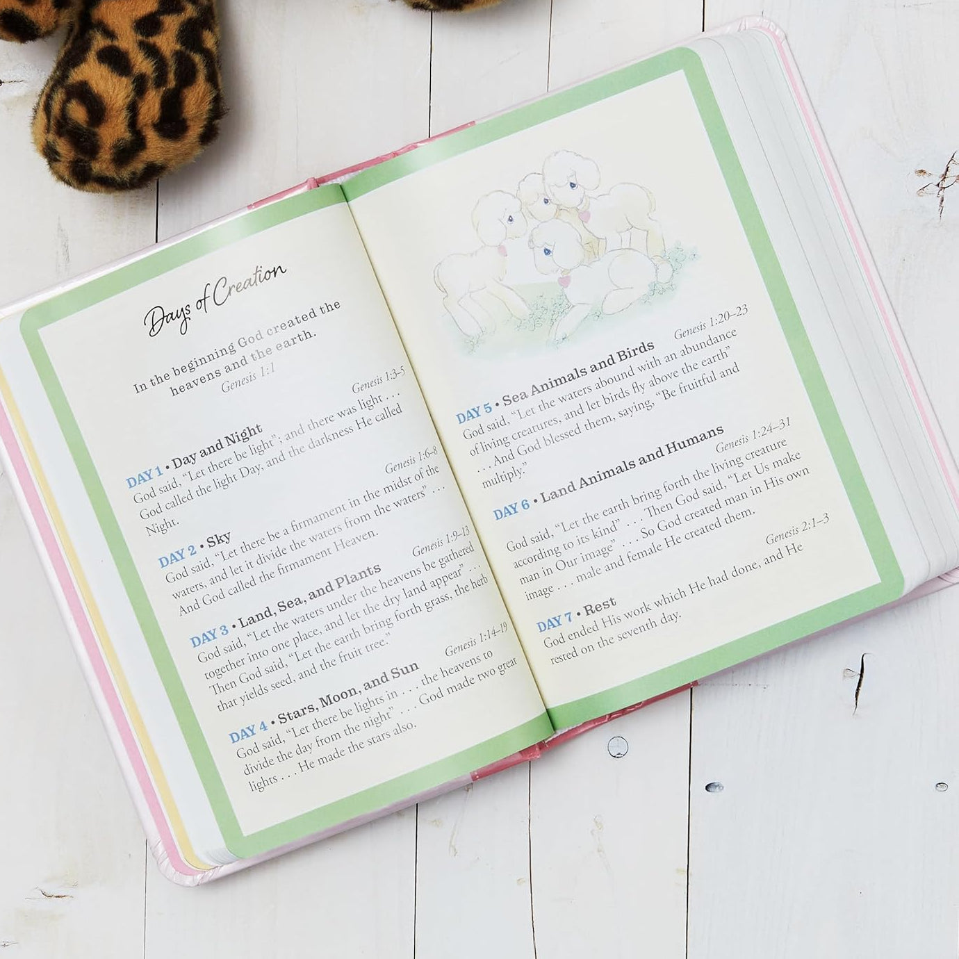 Nkjv, Precious Moments Small Hands Bible, Pink, Hardcover, Comfort Print: Holy Bible, New King James Version - Hardcover