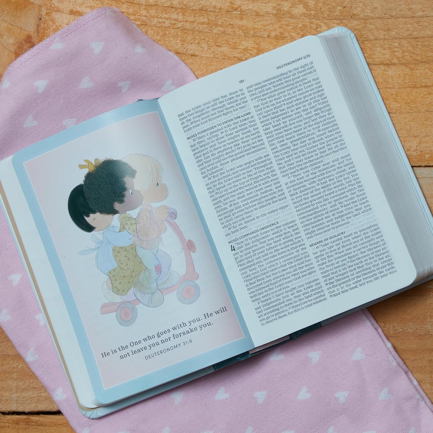 Nkjv, Precious Moments Small Hands Bible, Pink, Hardcover, Comfort Print: Holy Bible, New King James Version - Hardcover